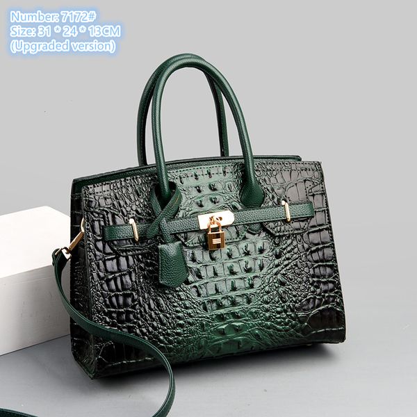 

Wholesale Ladies Shoulder Bags 8 Colors Elegant Atmosphere Thickened Emed Leather Handbag Large Crocodile Fashion Tote Bag Gold Buckle Trend Handbags 7172#, Blue