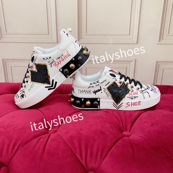 

designer sock shoes women mens flat running shoes black shoe beige clear sole volt graffiti lace-up socks boots luxurys designers platform