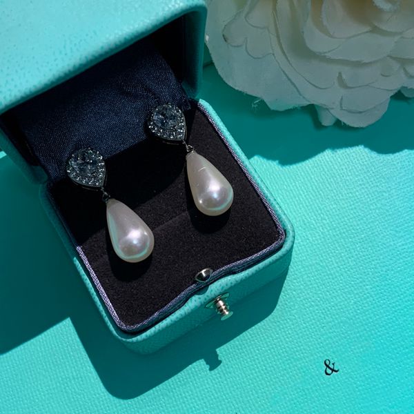 

luxury designer earrings woman charm earrings pendant design with casual temperament jewlery hundred christmas valentine day jewlery very go, Golden