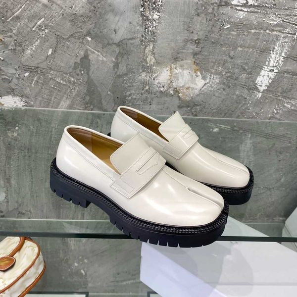 

casual shoes split toe shoes ballet shoes ball dress shoes tabi mm6 party designer luxury patent leather semi-flat suede leg party ballet sh, Black