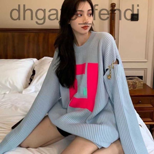 

women's sweaters designerwinter wool sweater women knit shirt medusa pin pullover coat designer sweaters round-neck long-sleeved tshirt, White;black