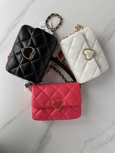 

high-quality 2023 new love buckle women's handbag imported lambskin, with original cloth, original hardware matching size 18cm/14cm/6cm
