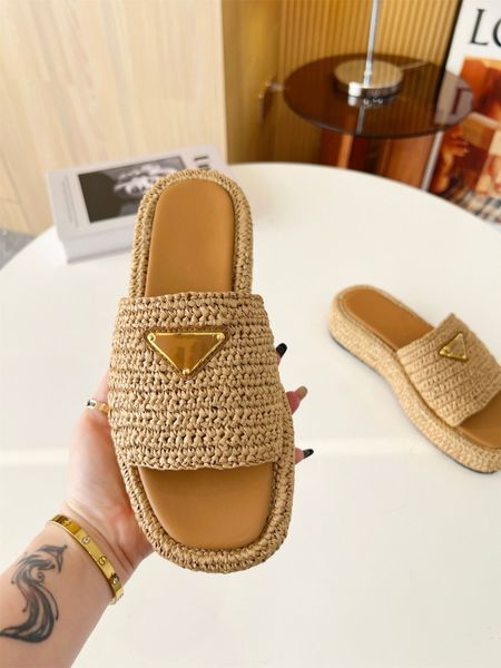 

2023 famous brand beach slippers classic flat heel summer designer fashion flops leather lady slides women shoes l bath ladies sandals 35-41, Black