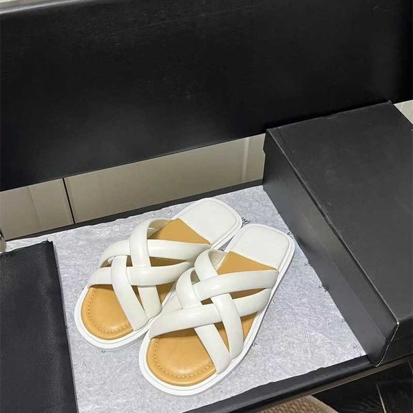 

2023 new high edition small fragrant wind beach slippers female, Black