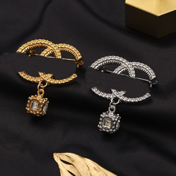 

luxury fashion style letter designer brooches pins for men womens brand pendant brooch pin suit dress for wedding part gift jewelry accessor, Gray