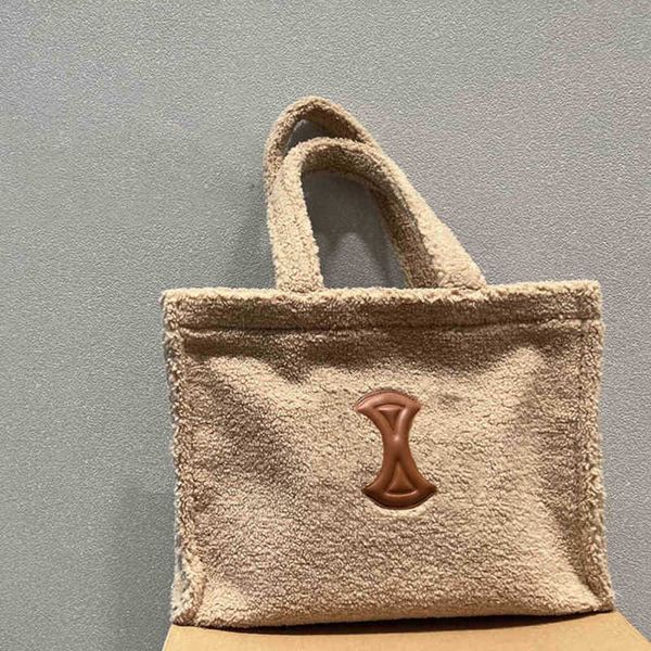 

tote bags plush totes bag designer women woolen shopping handbag autumn and winter trend shoulder bag high capacity 220902