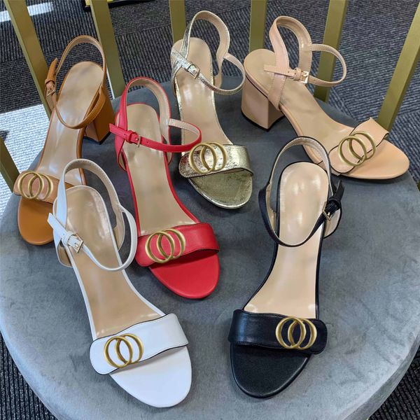 

Lady Summer Sandals Leather Ladies Slippers Designer Sandal Mid Heel Fashion Ladies Flats Ankle Buckle Rubber Sole Mules Beach Sexy Wedding Shoes