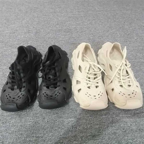 

dongdong women's shoes 2023 summer new slippers beach dad couple breathable and waterproof sandals for external wear, Black