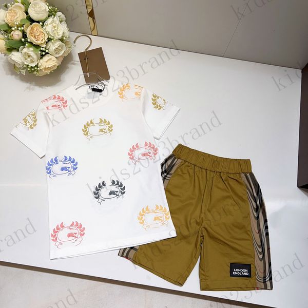 

boys sports sets brand designer children war horse print t shirts with kahki shorts two pieces sets 2023 summer newly boys tracksuits sets f, White
