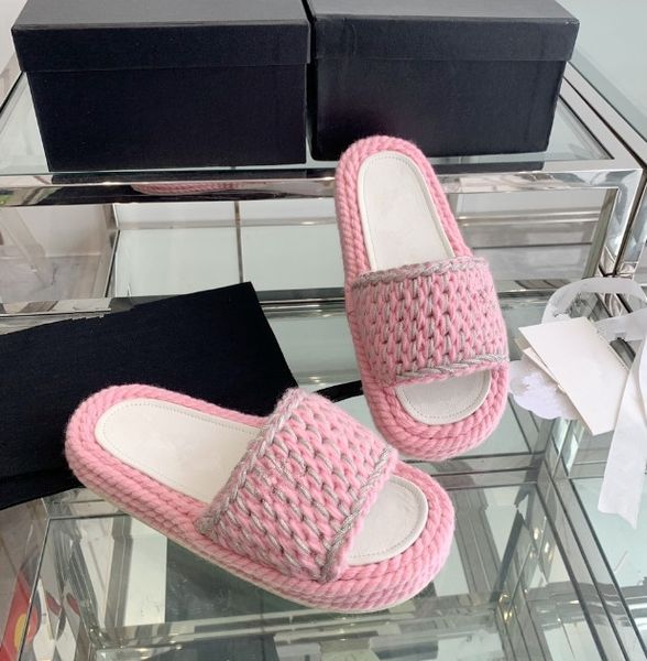 

Designer women's thick platform slippers Classic wove thick soles sandals Leisure vacation indoor outdoor Black white gold ladies beach slippers