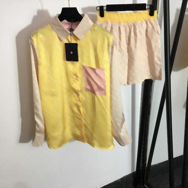 

23ss designer blouse women sets presbyopia logo print color matching lapel long sleeve shirt elastic waist casual shorts set women clothes, White