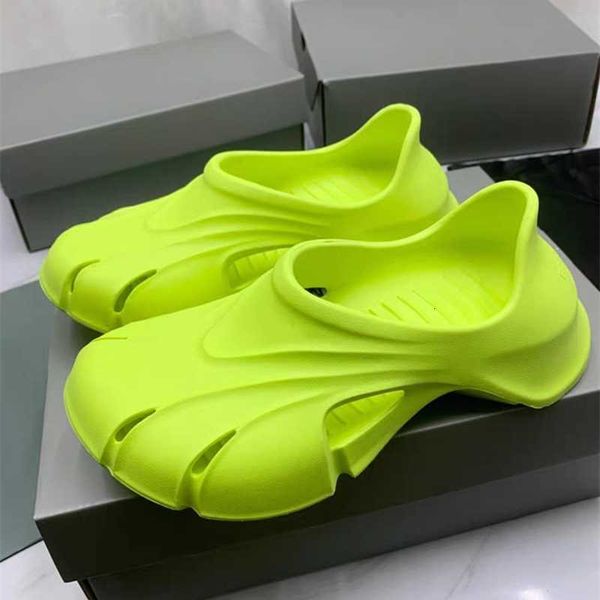 

2023 new casual beach shoes for men and women same thick soled hole paris fashion week hollow sandals, Black