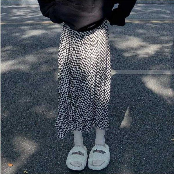 

retro pleated chessboard plaid skirt autumn and winter elastic waistband, Black