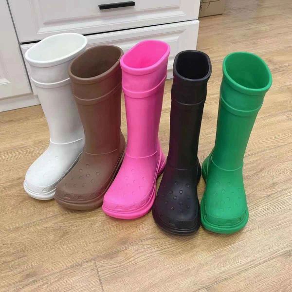 

2023 women designer boot boots rain rubber winter rainboots platform ankle slip-on half pink black green focalistic outdoor luxury size 35-4