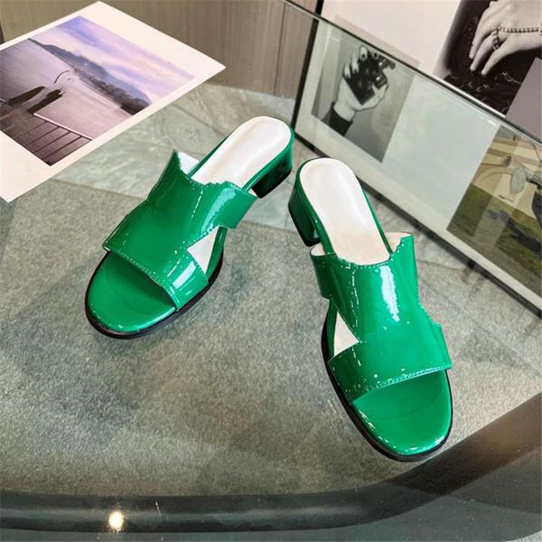 

fashion slippers 2023 luxury design summer louisity men and women viutonity flat shoes thick sole leather rubber letter logo casual cartoon, Black