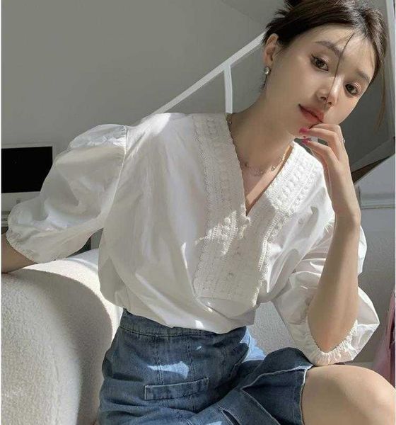 

summer sweet design lace shirts v neck puff sleeve shirt french loose western, White