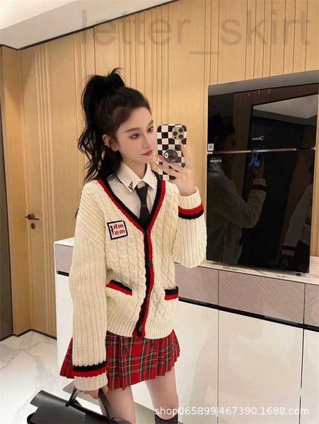 

women's t-shirt designer lazy college style v-neck fried dough twists sweater wearing contrast color long sleeve knitting cardigan in s, White