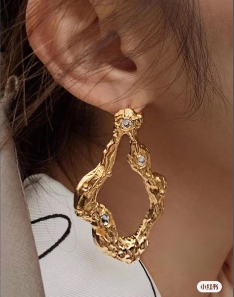 

dangle & chandelier fashionable new gold and silver earrings are versatile