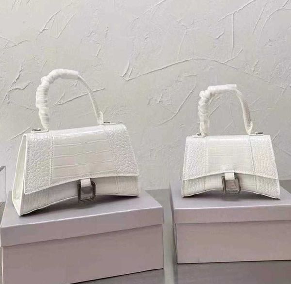 

shoulder bags 2022 lady shopping fashion handbags women totes cross body half moon luxury genuine leather classic retro 22y