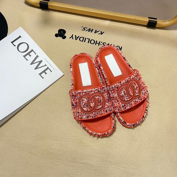 

Paris Embroidered Dazzle Designer Slippers Womens Sandals Summer Beach Stripes Casual Flat Slippers Sliders women ladies flip flops Embroidery letters EUR 35-40