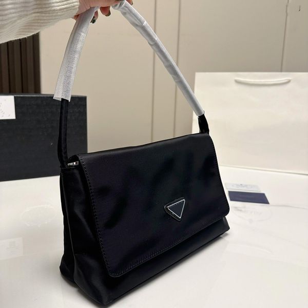 

designer nylon bag luxury designer tote for men women solid color shoulder bag crossbody foldable reusable handbag handbags