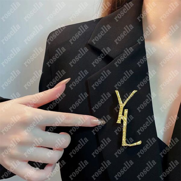 

luxury fashion brooches designer men womens brooch pins brand gold letter brooch pin suit dress pins lady brooches jewelry, Gray