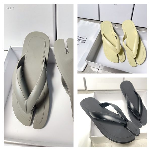 

2023 summer men women slippers split toes flats mule leather rubber flat toe clipped herringbone slippers homewear womens m margiela flip fl, Black