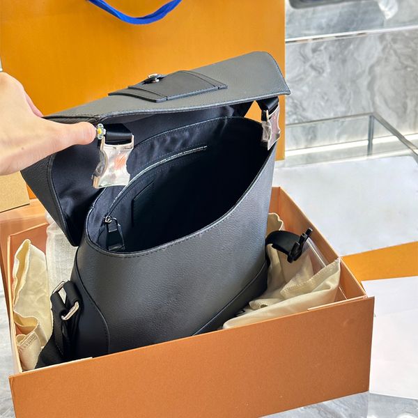 

2023 black Classic Fashion Single shoulder Cross body bag, Beige