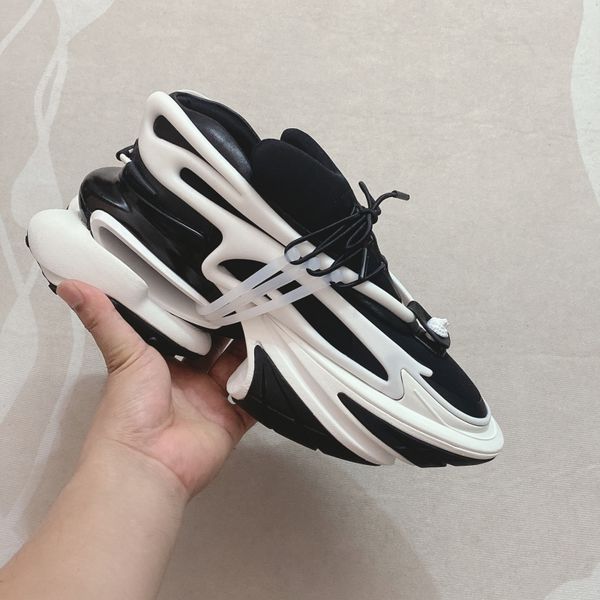

high-end quality retro sneakers leather casual thick sole trend space shoes shock absorption and increase luxury design men and women daddy