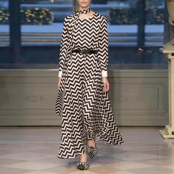 

fanncy dress fold line printed crew neck long sleve long dress, Black;gray