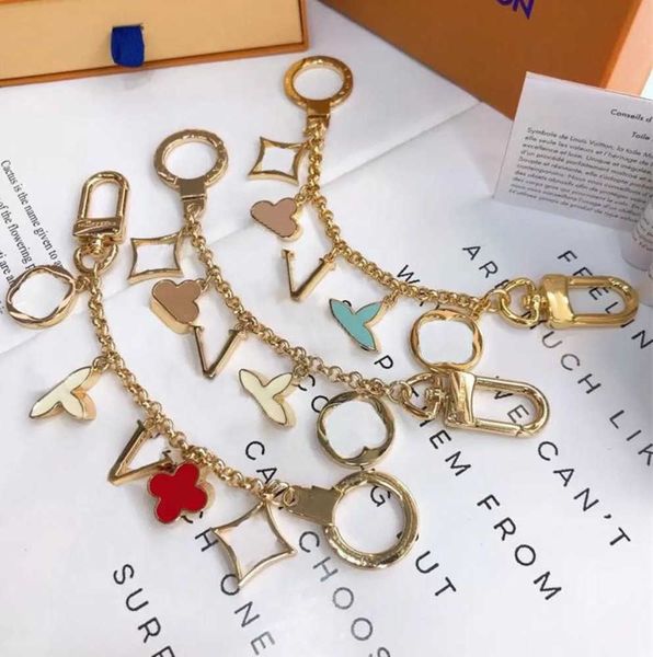 

keychains lanyards luxury designer chain fashion classic brand buckle flower letter chain handmade love mens womens trendy bags pendant 60es, Silver