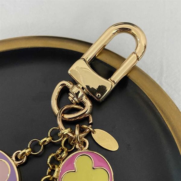 

fashion luxury designer keychain classic brands key buckle flower letter pattern genuine leather golden keychains mens womens bag 229p, Silver