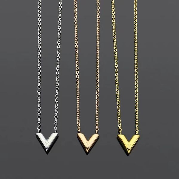 

the new luxury v-shaped pendant necklace is a women's brand new 18k gold necklace with high-quality designer necklaces, Silver