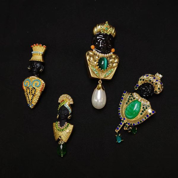 

brooches middle ancient egyptian niche pendant luxury designer brooch, Gray