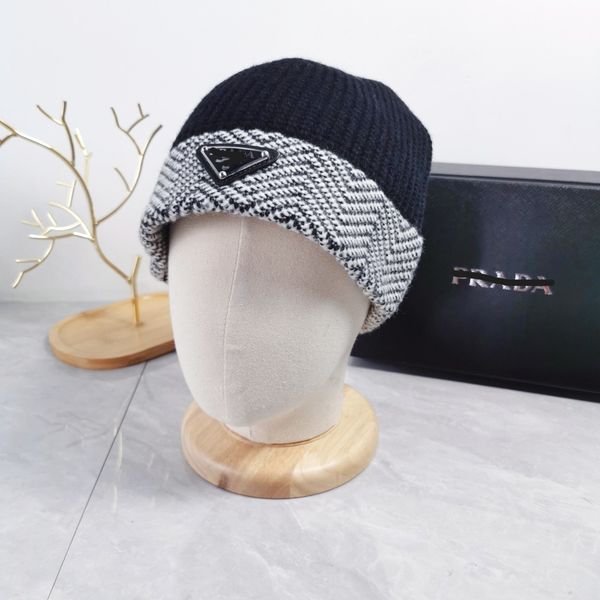 

Fashion Designer hats PLuxury Men's and women's beanie fall/winter thermal knit hat ski brand bonnet High Quality plaid Skull Hat warm cap, Khaki