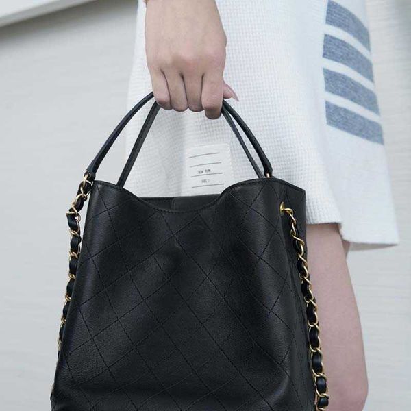 

bags classic quilted with leather handle crossbody shoulder outdoor travel tote ladies leathers inside classic letters hand purses woman pur