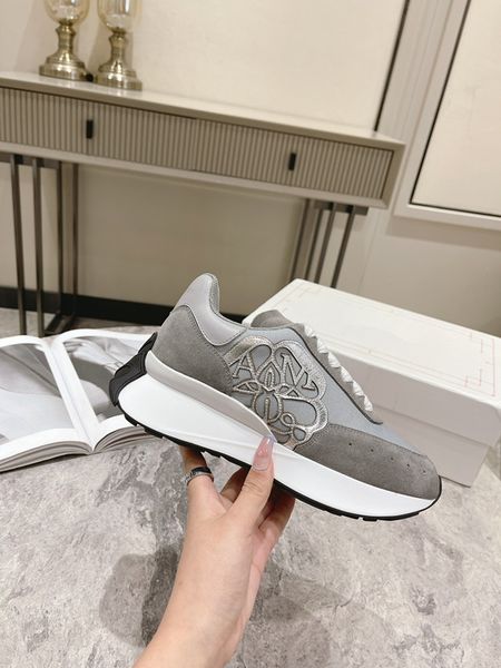 

designer sneakers striped vintage sneaker women mens casual shoes fashion lattice brand shoe men outdoor classic tassel flats with box 0628, Black
