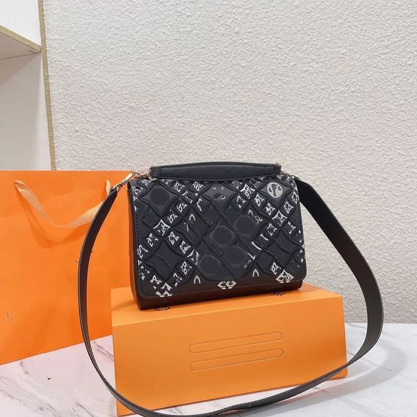 

2023 neoclassical shoulder bags designer luxury messenger bag wallet ladies daily collocation elegant temperament xb40033, Black;red