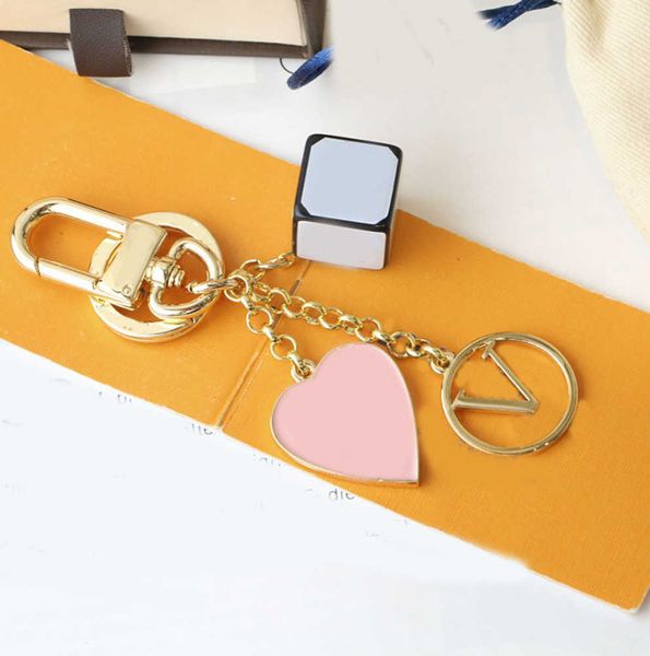 

keychains lanyards fashion key chain designer keychain luxury designers letter flower pendant heart keys buckle womens ornaments with box 39, Silver