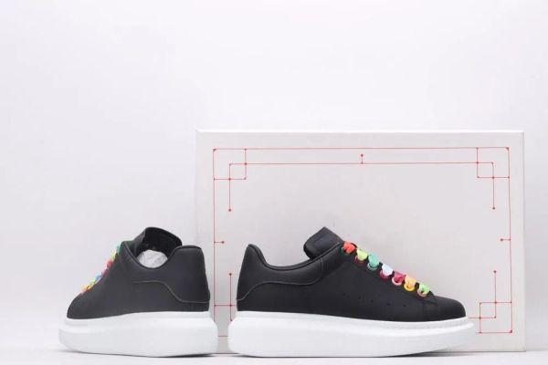 

designers mens casual shoes mccqueeness comfortable velvet leather women white black luxury flats trainer sneakers with box a4v5