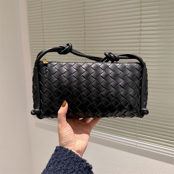 

turn crescent clutch bag early spring series dumpling wrap can be carried by hand underarm or handheld new 2023 famous designer brands fashi