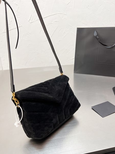 

classic messenger bag bag luxury designer bags female handbag shoulder crossbody chain bag purse fashion trend 20 * 13cm