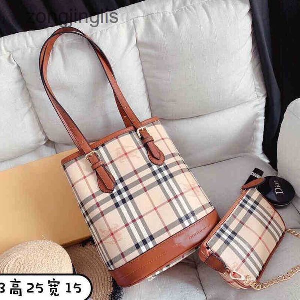 

designer bags burbreryes fashionable lattice versatile new bucket ba tote 052s