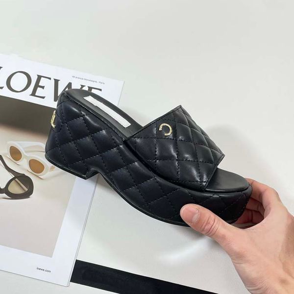 

women slides classic slippers lambskin blue home casual sandals summer designer luxury fashion ladies beach outdoors flat flip flops sandal, Black