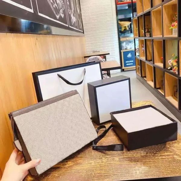 

men's and women's fashion bags a stylish wallet for any occasion 2023, Black;red