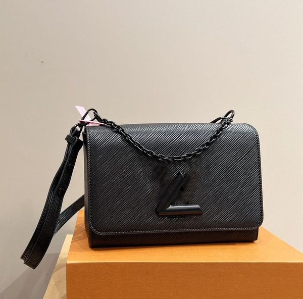 

designer shoulder bag luxury twist crossbody bags small handbags designers women fashion totes bages chain v shaped buckle wallet simple bac