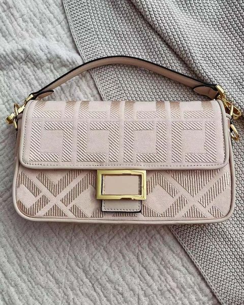 

Handbag designer Shoulder bag Womens messenger bag Flip Chain Bag Mini Detachable Strap Metal Buckle Wallet Luxurious Makeup Bag, Beige