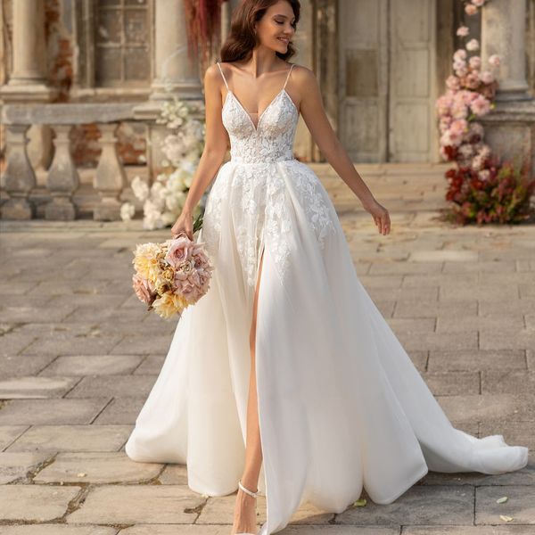 

vintage spaghetti straps beach wedding dress v neck lace appliques summer bridal gown sleeveless backless high slit a line boho bride dresse, White