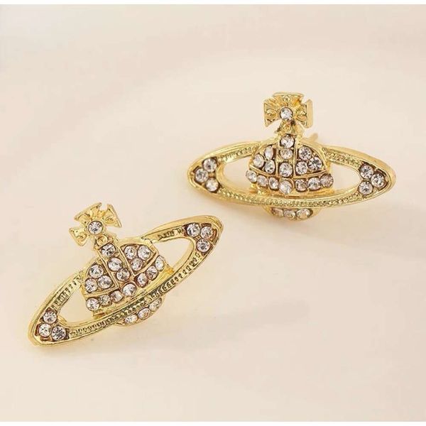 

Vivian Western Empress Dowager's viviene Westwood Saturn Earrings Women's Classic Versatile Style with Diamond Inlaid Planet Earrings and Earrings Straight