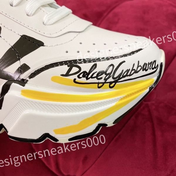 

new men shoes sneakers fashion trend atmospheric designer sneaker pure black non-slip outsole outdoor laces high quality, Red;white